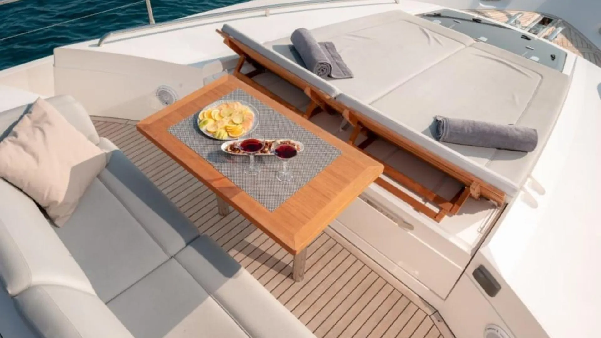 Holiday home Private Yacht - Princess 72 Fly Split