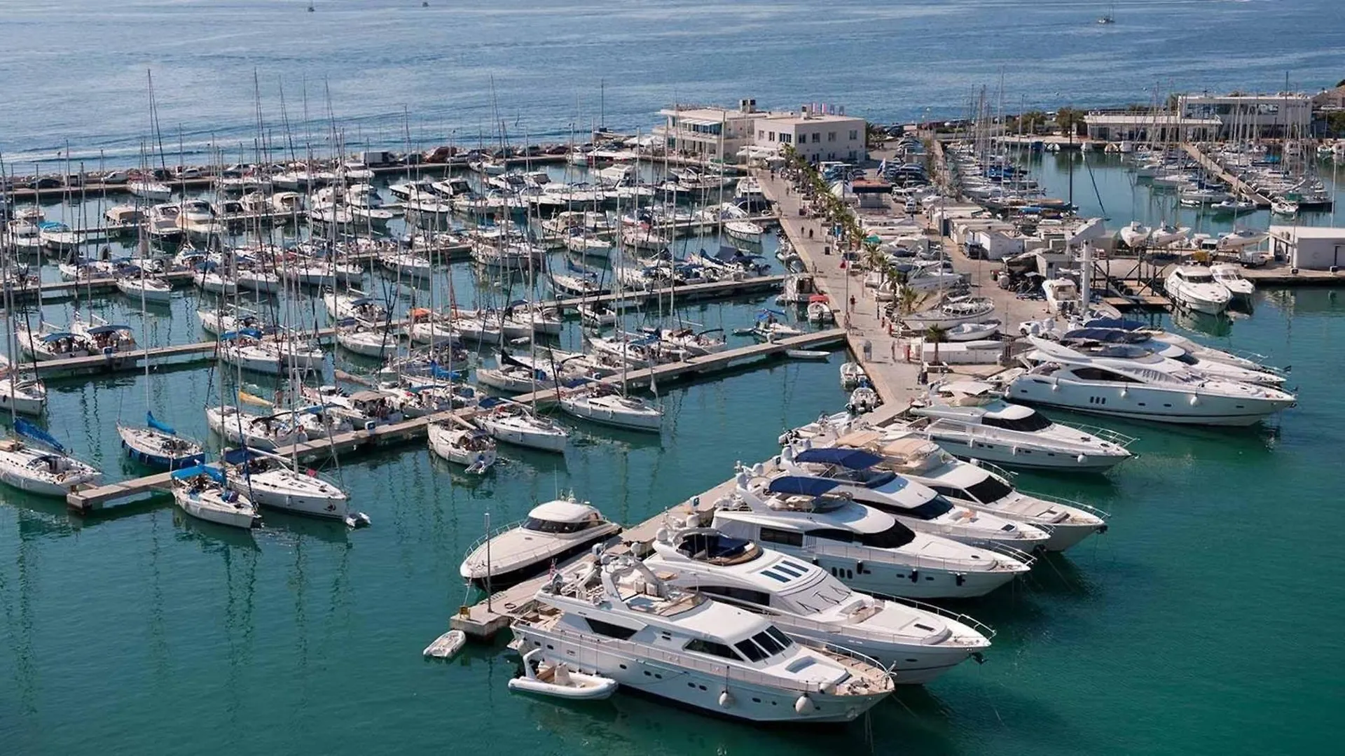 Private Yacht - Princess 72 Fly Split Croatia