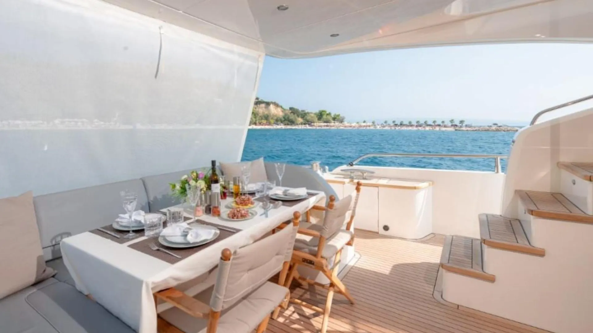 Holiday home Private Yacht - Princess 72 Fly Split
